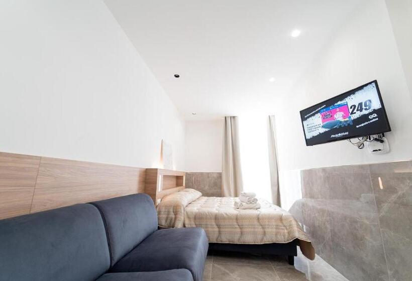 سوییت جونیور, Hg Boutique Toledo, Napoli Centro, By Clapa Group