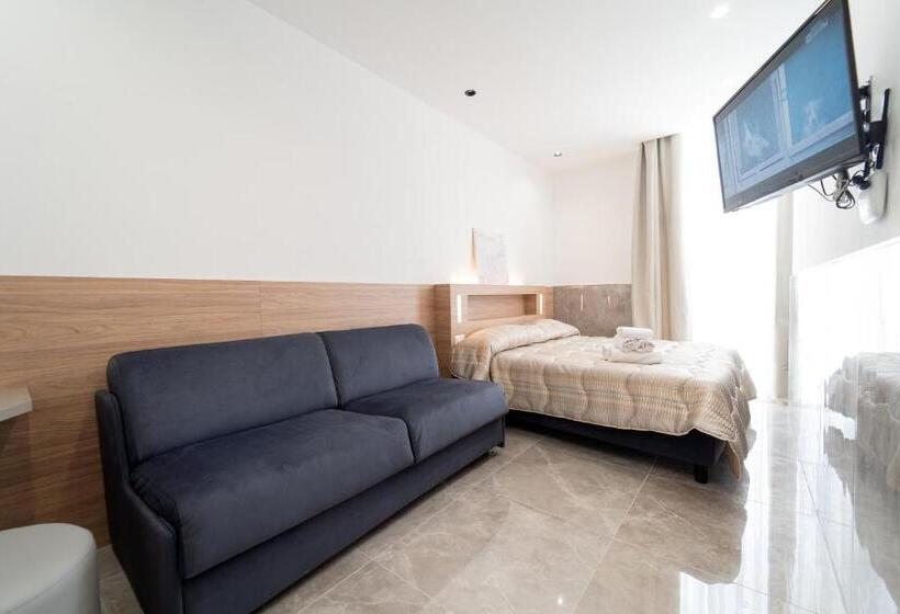 سوییت جونیور, Hg Boutique Toledo, Napoli Centro, By Clapa Group