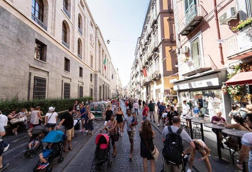 سوییت جونیور, Hg Boutique Toledo, Napoli Centro, By Clapa Group