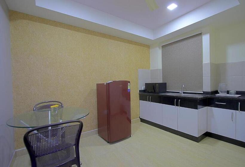 家庭工作室, Abm Express Inn