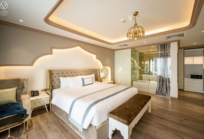 سوئیت کلاب, La Vela Saigon
