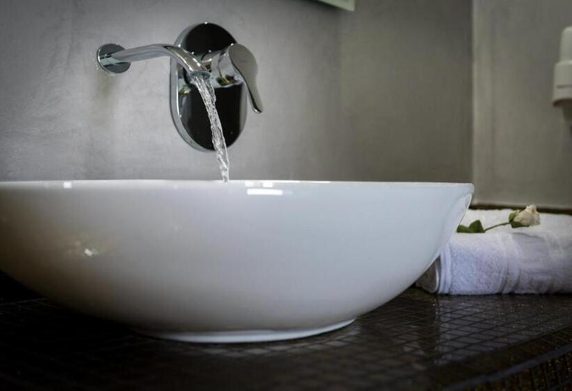 اتاق لوکس با چشم‌انداز دریا, Pancratium Villas & Suites