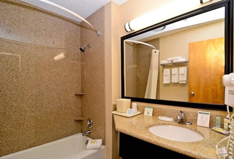 Номер Стандарт, Quality Inn Shelburne  Burlington
