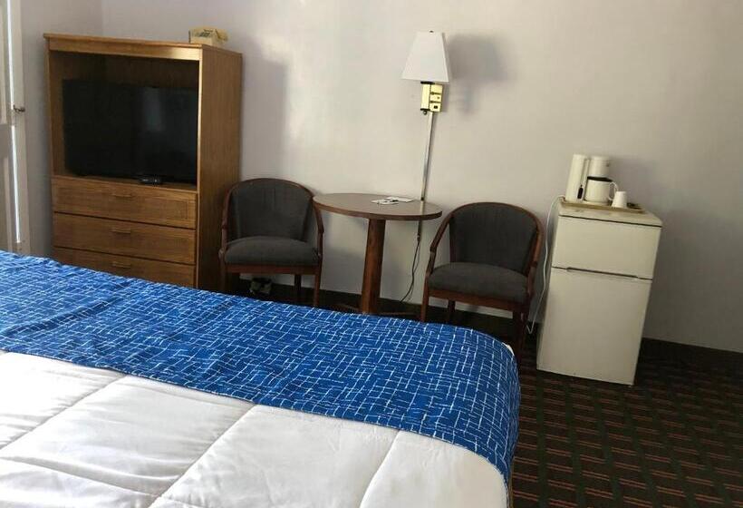 Стандартный Номер Кровать Кинг, Travelodge By Wyndham Cape Cod Area