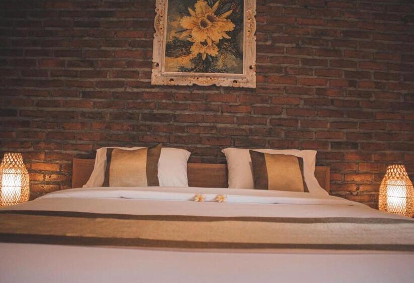 带大床的豪华间, Govardan Home Stay