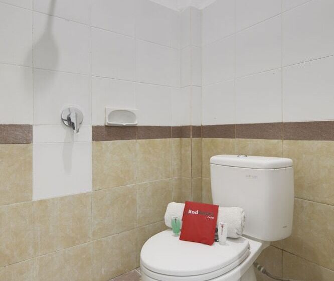 Quarto Deluxe, Reddoorz Near Stadion Kompyang Sujana Bali
