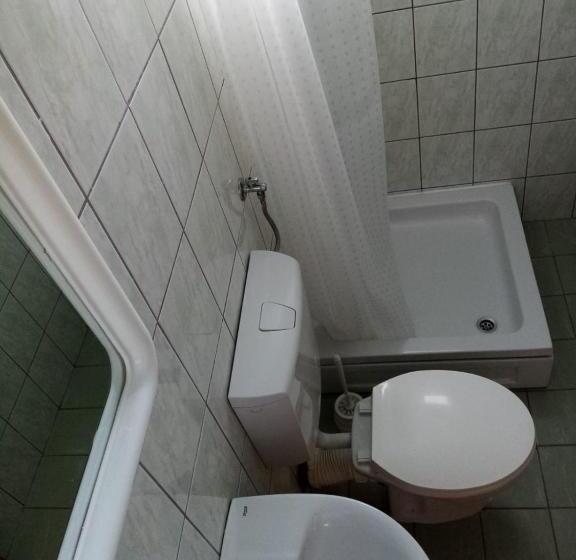 اتاق استاندارد سه نفره, Guest House Janja Ostojic