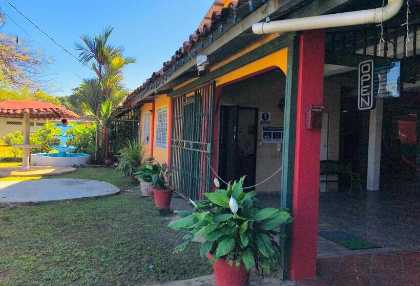 经济房, Black Lion Inn