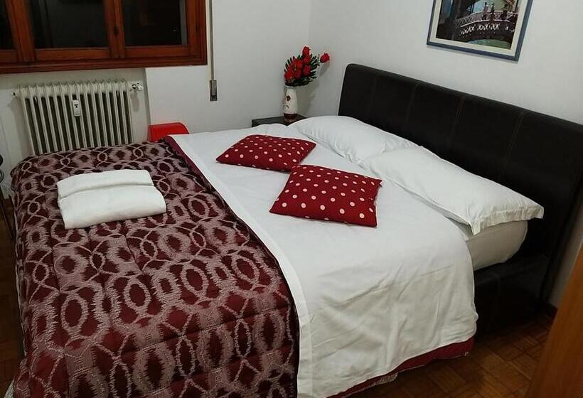 Quarto Estandar Banheiro Compartilhado, Venice Star House