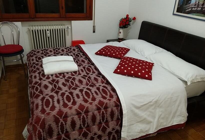 Quarto Estandar Banheiro Compartilhado, Venice Star House