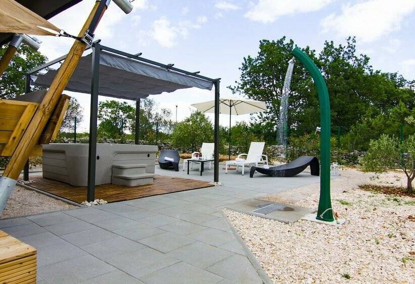 چادر با خدمات رفاهی استاندارد, Grande Glamping