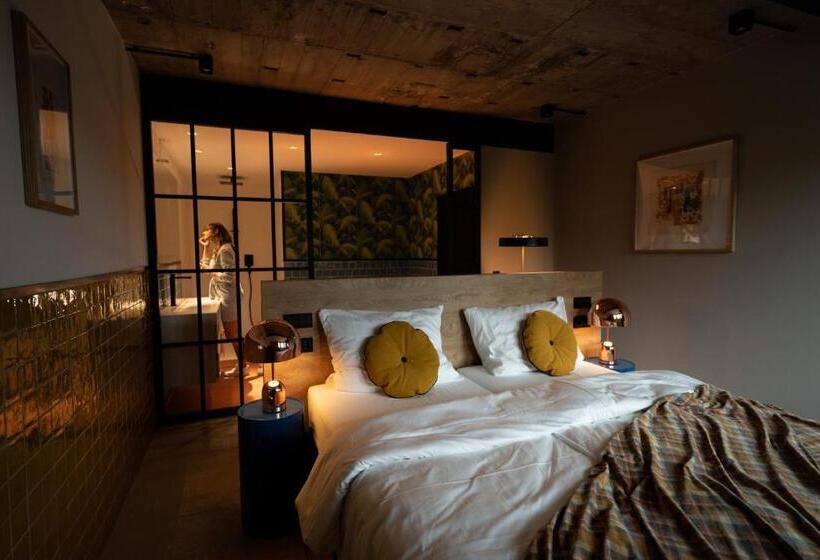 豪华房间, Koncept Hotel International