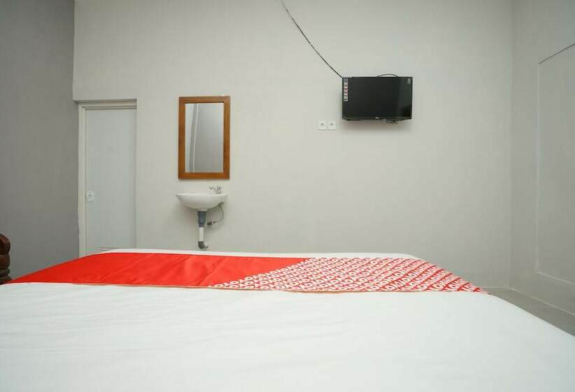Номер Deluxe, Nindy Homestay By Oyo Rooms