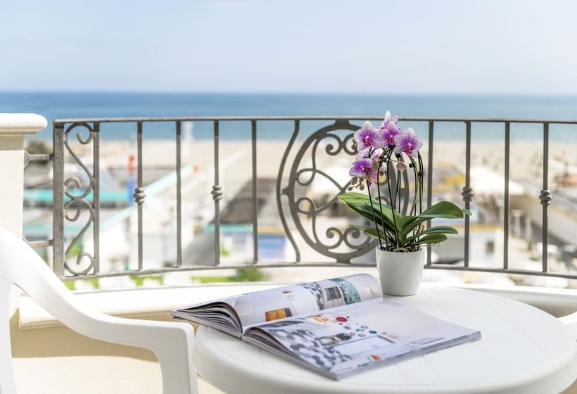 اتاق لوکس با چشم‌انداز دریا, Riviera