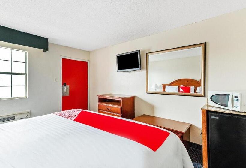带大床的标准间, OYO Hotel San Antonio Lackland near Seaworld