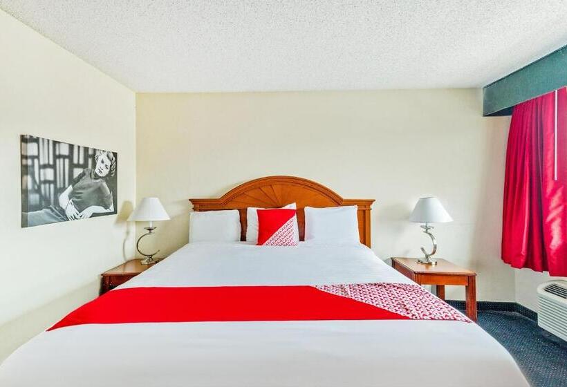 带大床的标准间, OYO Hotel San Antonio Lackland near Seaworld