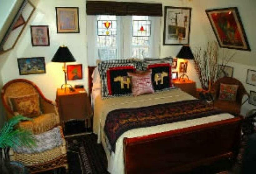 带特大床的标准间, Red Elephant Inn Bed And Breakfast