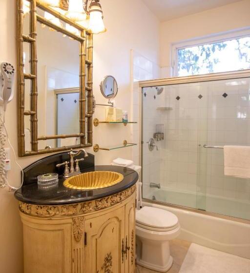 Junior Suite, Washington Square Inn