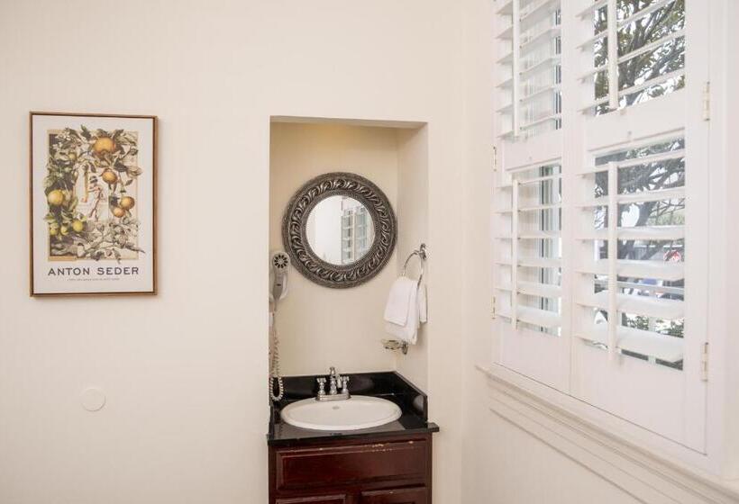 StandaardKamer, Washington Square Inn
