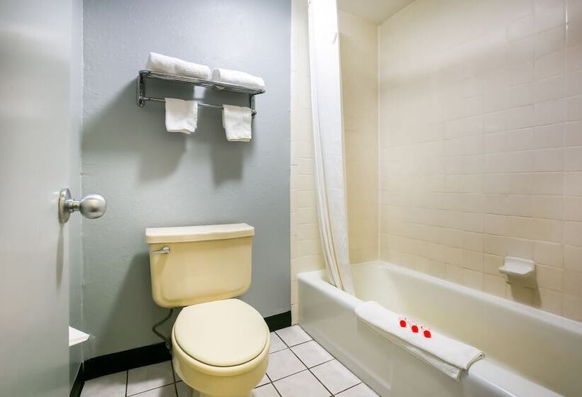 Номер Стандарт 2 Двуспальные Кровати, OYO Hotel Texarkana North Heights AR Hwy I-30
