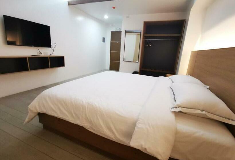 Номер Deluxe Кровать Кинг, Soleo Inn