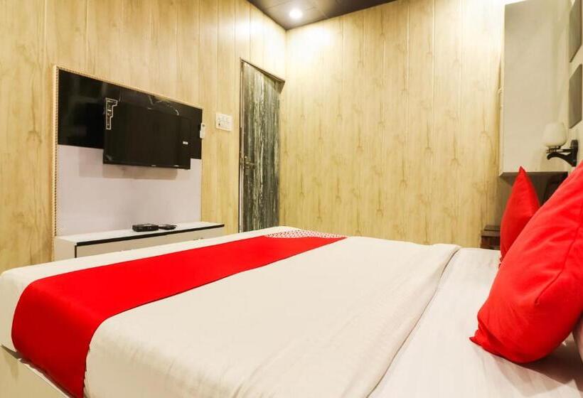 اتاق کلاسیک سه تخته, Super Hotel O Sheela