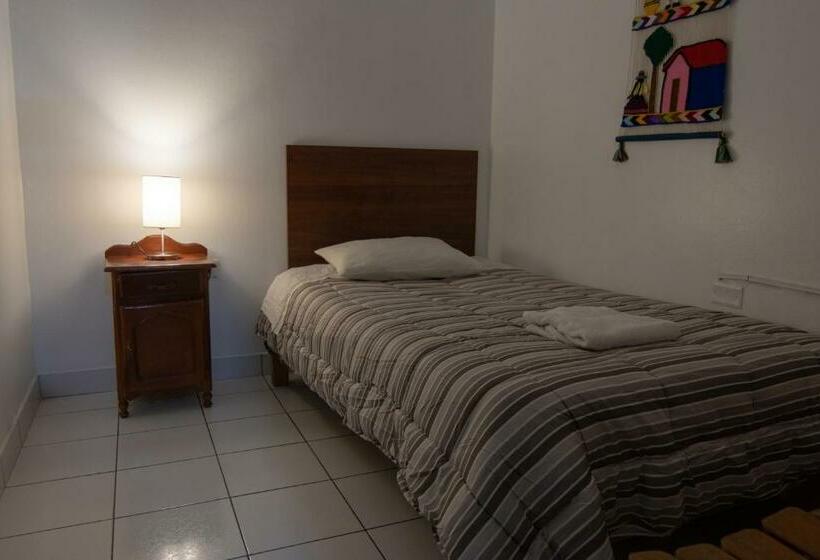 اتاق استاندارد یک تخته با سرویس بهداشتی مشترک, Hostal Roma