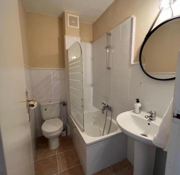 اتاق استاندارد یک نفره, Hosteria Tajahierro