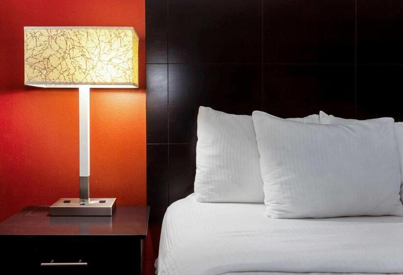 장애인을 위한 킹사이즈 침대 스탠다드 룸, La Quinta By Wyndham Milwaukee Bayshore Area