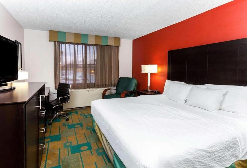 장애인용 디럭스룸, La Quinta By Wyndham Milwaukee Bayshore Area