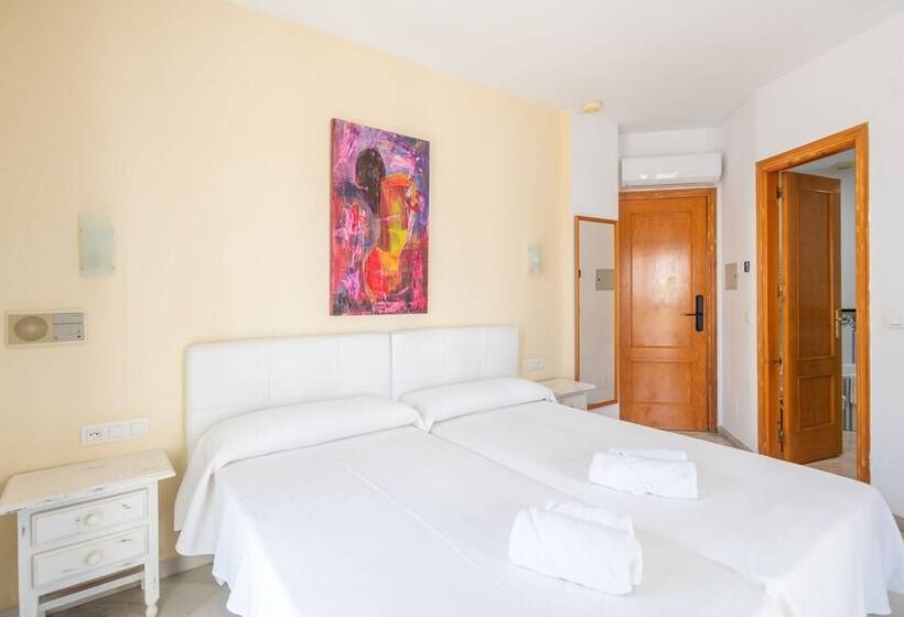 Quarto Economy, Aparthotel Playamaro