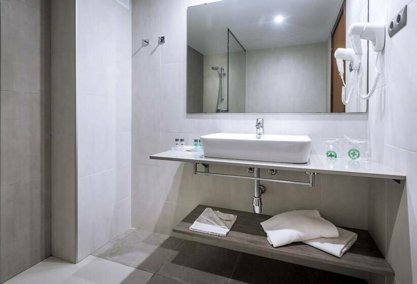 Quarto Estandar, 4r Gran Regina