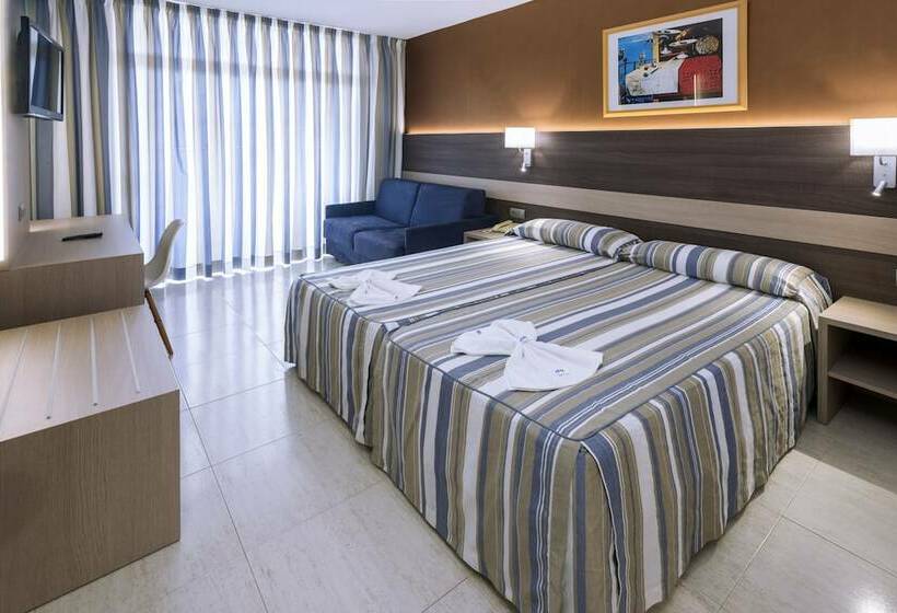 Quarto Triplo Estandar, 4r Gran Regina