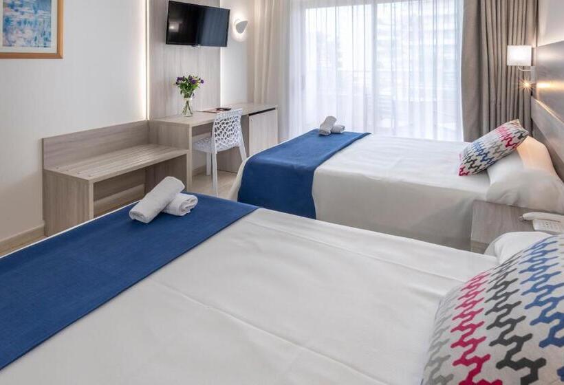 Quarto Triplo Estandar, 4r Gran Regina