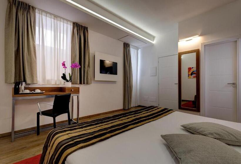 Четырехместный Номер Стандарт, Rinascimento   Gruppo Trevi Hotels