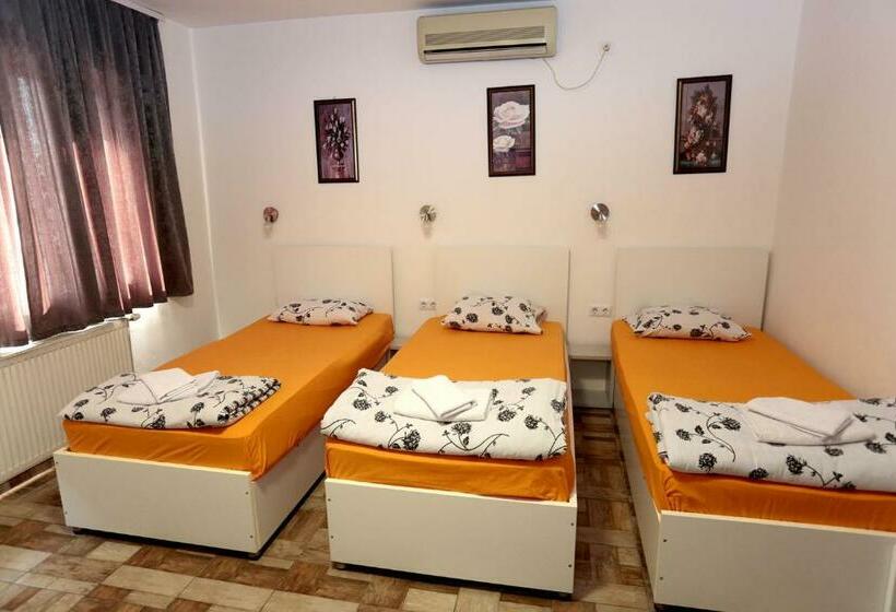 اتاق استاندارد سه نفره, Pansion Kipovi