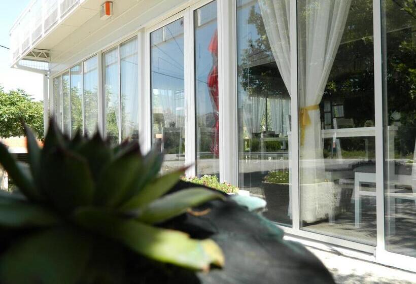 اتاق استاندارد سه تخته با بالکن, Motel Jelčić