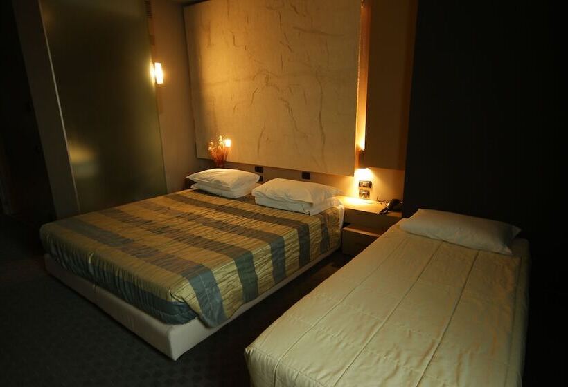 Четырехместный Номер Стандарт, Bes Hotel Cremona Soncino