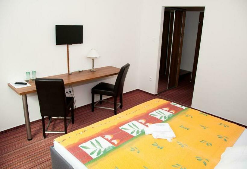 اتاق استاندارد, Restaurace A Penzion Zděná Bouda