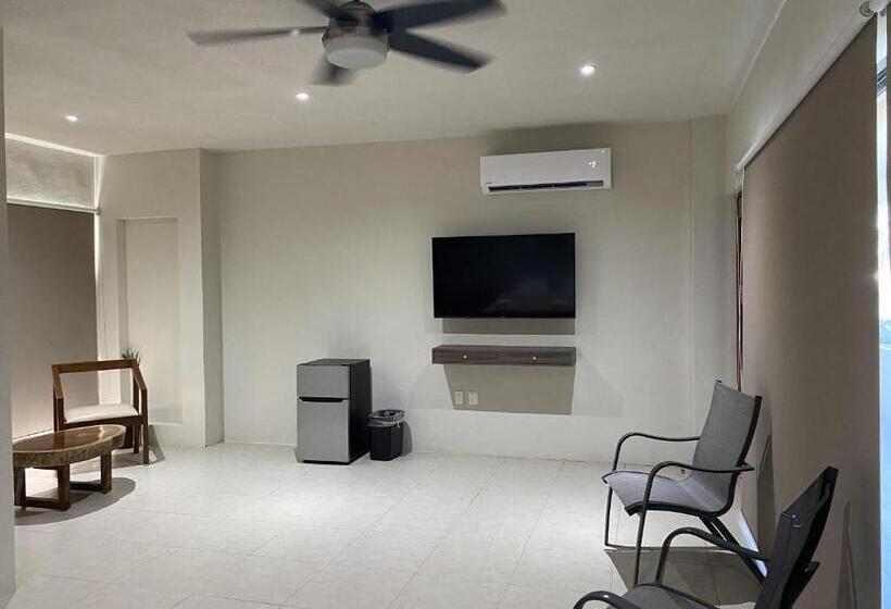 غرفة قياسية سرير كينج, Cuxos Hotel Beachfront