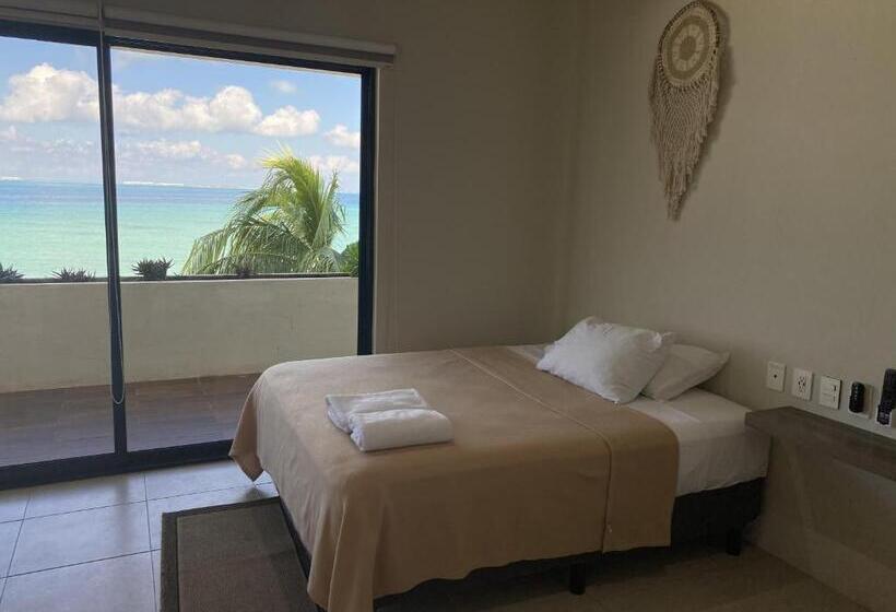 غرفة قياسية رباعية مطلة على البحر, Cuxos Hotel Beachfront