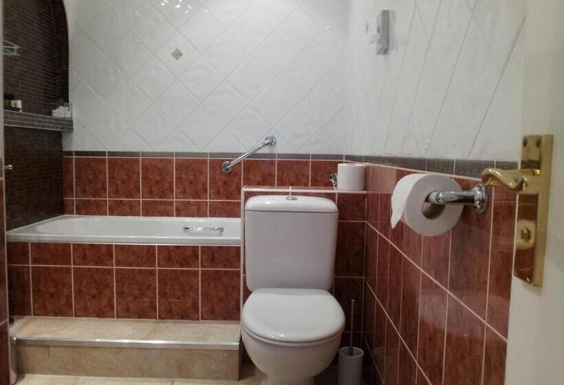 Номер Deluxe, Carlton Court