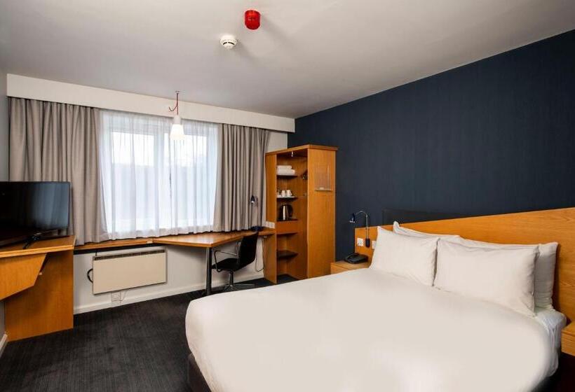 장애인을 위한 스탠다드 룸, Holiday Inn Express Manchester   Salford Quays, An Ihg