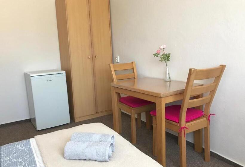Номер Стандарт, Pension Crhan