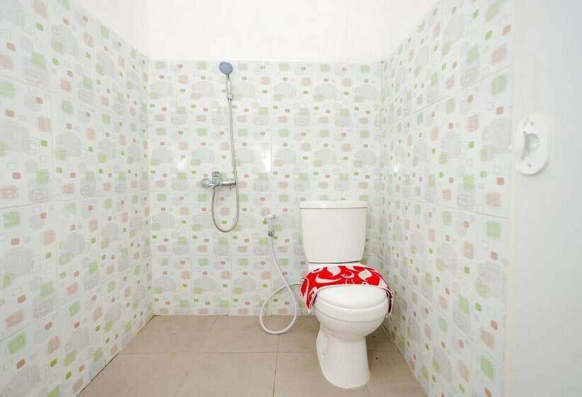 Номер Стандарт, Reddoorz Near Plaza Araya Malang
