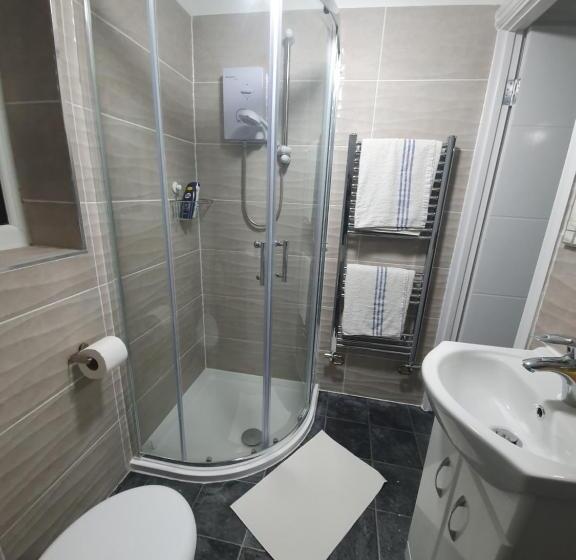 اتاق استاندارد با سرویس بهداشتی مشترک, Beautiful Rooms Shaw St And Pine St