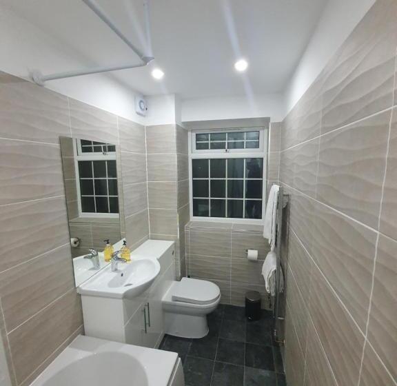 اتاق استاندارد با سرویس بهداشتی مشترک, Beautiful Rooms Shaw St And Pine St