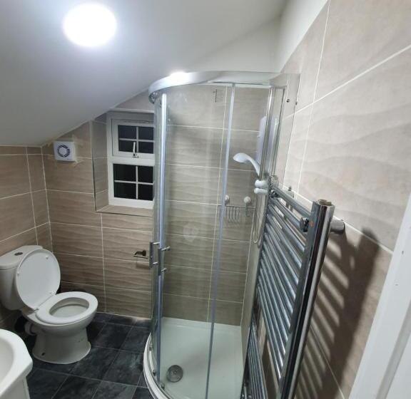 اتاق استاندارد با سرویس بهداشتی مشترک, Beautiful Rooms Shaw St And Pine St