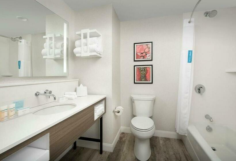 Номер Стандарт, Hampton Inn Boston Logan Airport Chelsea