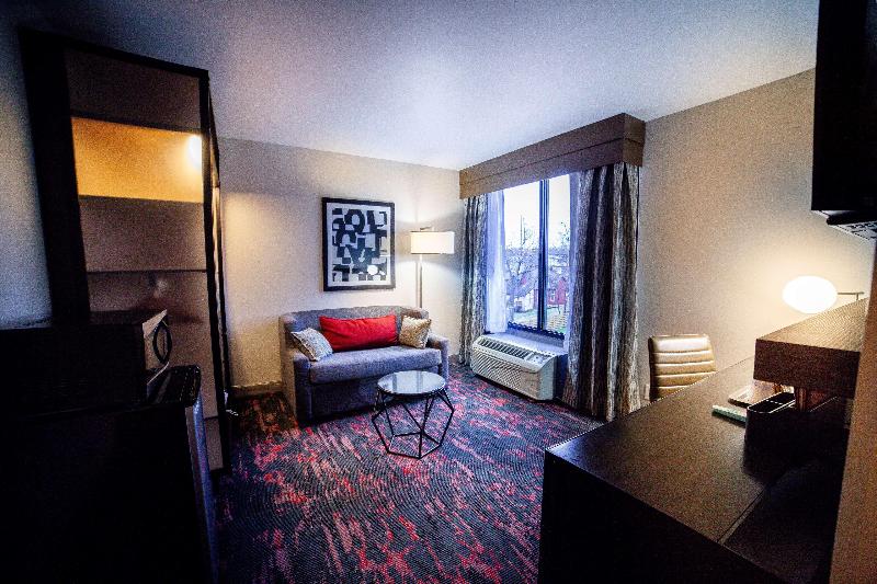 Standart Oda, Best Western Downtown Plus Music Row
